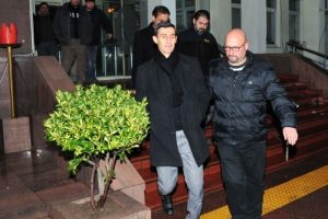 &Ccedil;anakkale'de paralel yapı operasyonunda 3 tutuklama