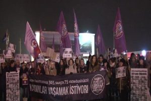 İstanbul'da  kadın cinayetlerine karşı protesto