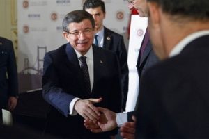 Davutoğlu yatırımcılarla 3 milyar dolarlık projeyi g&ouml;r&uuml;şt&uuml;