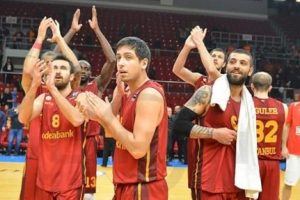 Galatasaray Odeabank farklı kazandı