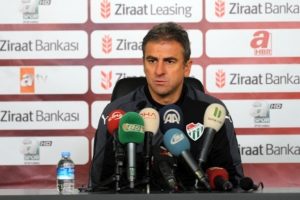 Gen&ccedil; oyunculardan Hamza Hamzaoğlu'na teşekk&uuml;r