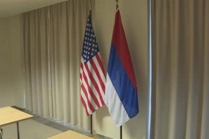 Kerry-Lavrov g&ouml;r&uuml;şmesinde 'Rus bayrağı' skandalı