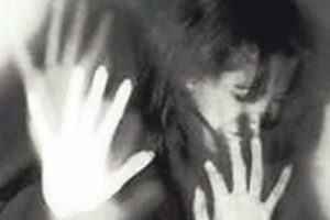 Okul hizmetlisi, kız &ouml;ğrencilere tacizden yargılanıyor