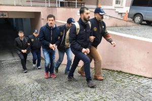 İzmir'de ter&ouml;r g&ouml;sterisi g&ouml;zaltısına 6 tutuklama