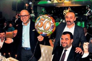 &Uuml;nl&uuml; tekstilci yaşg&uuml;n&uuml;n&uuml; kutladı...