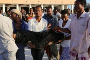 Somali'nin başkenti Mogadishu'da intihar saldırısı: 20 &ouml;l&uuml;