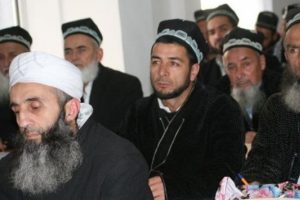 Tacikistan'da 13 bin erkeğin sakalı zorla kesildi