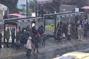 İstanbul'da kar yağışı etkisini arttırdı