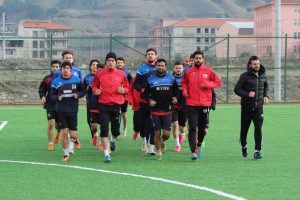 Ali Tandoğan, amat&ouml;r takımla antrenmana &ccedil;ıktı