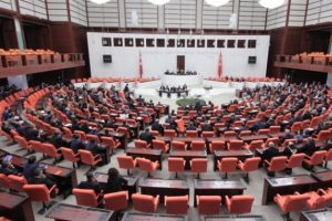Se&ccedil;im Kanunu ve Siyasi Partiler Kanunu değişiyor