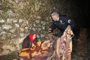 Bursa'da şizofreni hastası adam parkta sabahlamak isteyince...