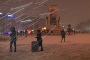 İstanbul'da kar yağışı gece etkili oldu