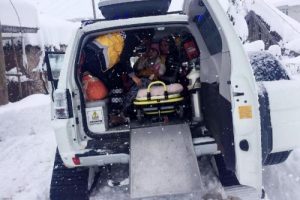 18 aylık bebek paletli ambulansla hastaneye kaldırıldı