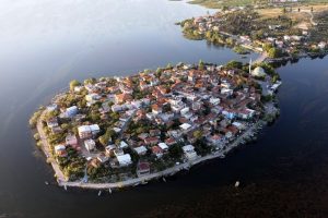 Bursa'da bu k&ouml;yde b&uuml;t&uuml;n evler yalı oldu