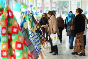 Bursa'da battaniyelerin geliri 'kır &ccedil;i&ccedil;eklerine' gidiyor