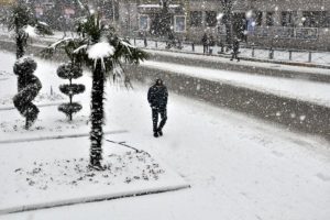 Zonguldak'ta kar yaşamı olumsuz etkiledi