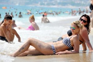 D&uuml;nya turizmi y&uuml;zde 4 b&uuml;y&uuml;d&uuml;