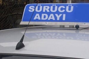 "Adabımuaşeret" soruları s&uuml;r&uuml;c&uuml; adaylarına avantaj sağlayacak