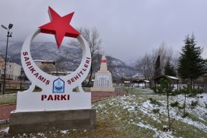 Bursa Yıldırım'da parkların tabelaları &ccedil;ok farklı