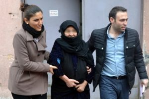 71 yaşındaki kadın 1 kilo uyuşturucuyla yakalandı