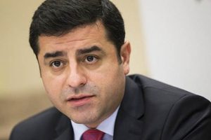 Demirtaş'ın sağ kolu tutuklandı