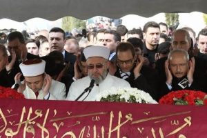 M&uuml;ft&uuml;den Mustafa Ko&ccedil; i&ccedil;in duygulandıran s&ouml;zler