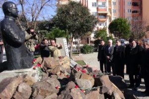 Uğur Mumcu, &Ccedil;anakkale'de anıldı