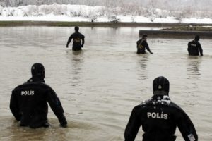 Kayıp avcıya 4 g&uuml;nd&uuml;r ulaşılamıyor