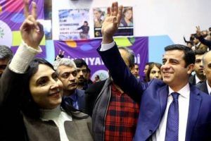 Yeniden genel başkanlığa se&ccedil;ildiler