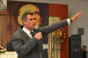 "İktidara alternatif olmayı d&uuml;ş&uuml;nen bir siyasi partinin varlığına inanmıyorum"