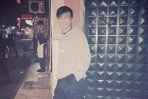 Korsan g&ouml;steride polise saldıran bir kişi ayağından vuruldu