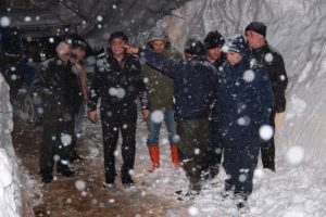 Trabzon'da &ccedil;ığda mahsur kalanlar 7 saatte kurtarıldı