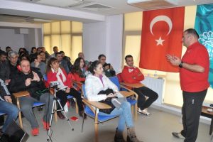 Bursa Nil&uuml;fer'de plaj voleybolu semineri