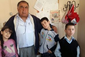 Sığınmacılara babalık yapan muhtarlar