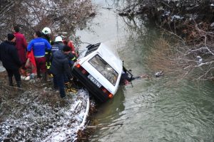 Bursa'da korkun&ccedil; son! Dereye u&ccedil;an otomobilde can verdi!
