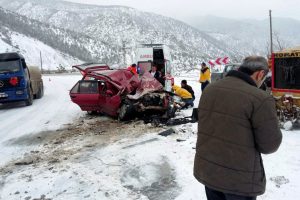 G&uuml;m&uuml;şhane'de 8 trafik kazası: 6 yaralı