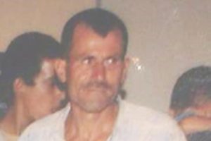 Taşıdığı odunun altında can verdi
