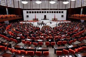 Eski vekil Dikmenoğlu hayatını kaybetti