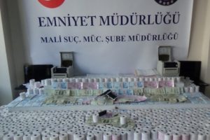Sahte belge ve para basan şebekeye polis operasyonu