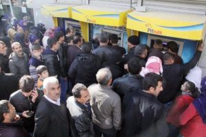 Şanlıurfa'da eğitim yardımı kuyruğu