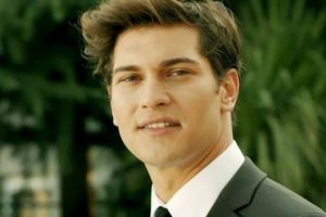 &Ccedil;ağatay Ulusoy'un fotoğraf&ccedil;ılığa merak saldı...