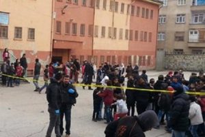 Diyarbakır'da okul g&uuml;venliği i&ccedil;in korucular da g&ouml;revlendirildi