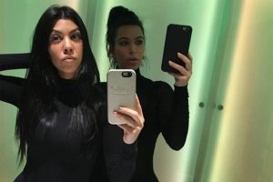 Yeni g&ouml;r&uuml;nt&uuml;s&uuml;yle Kim Kardashian sosyal medyada olay oldu!