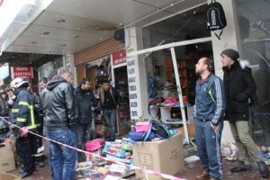 İzmit'te kırtasiyede patlama: 2 yaralı
