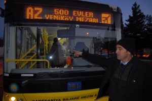Kurşunlar otob&uuml;se isabet etti, faciadan d&ouml;n&uuml;ld&uuml;