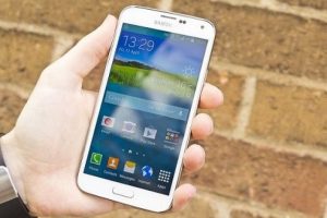 Samsung Galaxy S5'e Android 6.0 geldi
