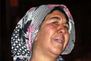 Konya'da evinin yanışını g&ouml;zyaşları i&ccedil;erisinde izledi
