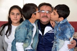 Nafaka borcundan cezaevine giren baba serbest