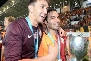 Galatasaray'da ayrılık r&uuml;zgarları!