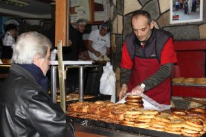 Bursa'da simit&ccedil;inin 50 kuruş inadı! '&Ouml;l&uuml;m tehditleri alıyorum'